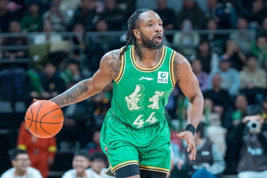 OD官网-辽宁男篮输球，威尔斯神情沮丧；北京男篮伤大将，胡明轩状态好转