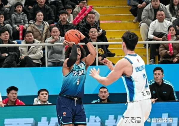 ODAPP-唉！43岁少帅上轮雪藏4主力输球，本轮又盲目轻敌，败给平民球队